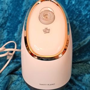 Facial Steamer by Vanity Planet Model Aira Ionic